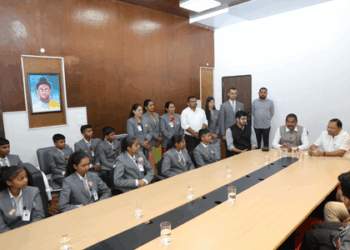 ‘Tapi ke Taare’: Tribal Students Visit ISRO, Take First-Ever Flight