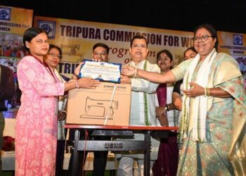 Tripura Govt Distributes Sewing Machines to Boost Women’s Self-Reliance