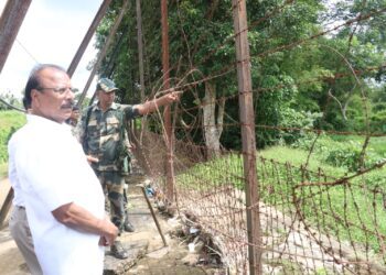 Governor Indra Sena Reddy Nallu visits border villages, EMRS in South Tripura