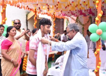 Along with degrees, students must also be good human beings: Ratan Lal Nath