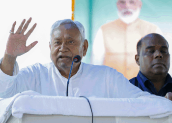 Nitish gives ₹10,000 each to 21L women under jobs scheme