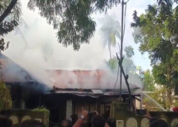 Massive blaze in Joynagar Chakra Sangha, no casualties