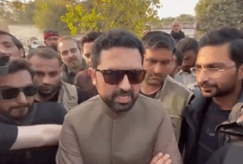 PTI CM warns of ‘last option’ after meeting denied with Khan