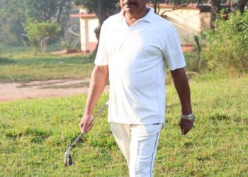 Governor Nallu praises BSF during visit to Salbagan Golf Course