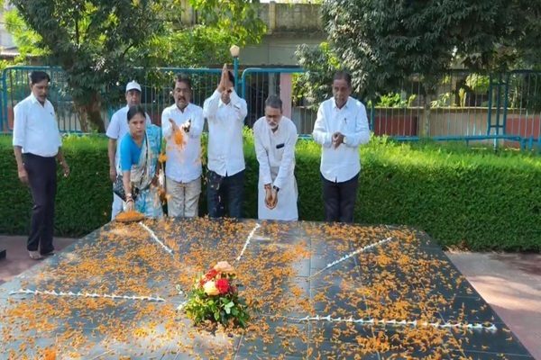 Congress honours Nehru on 136th birth anniversary in Agartala