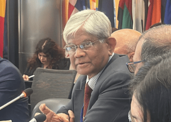 Bangladesh Secretariat Employees Confine Finance Adviser, Demand Immediate Allowance Reforms