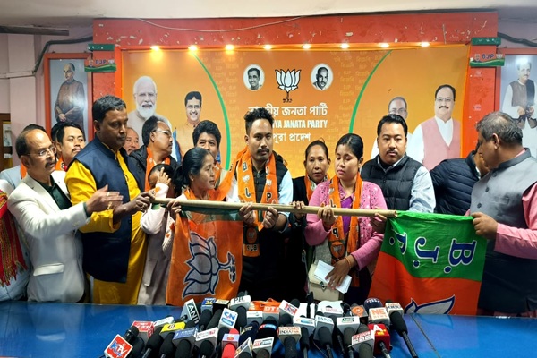 72 Families, Motha & IPFT Leaders Switch to BJP in Tripura