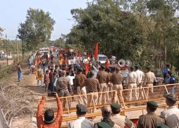 VHP demands halt to border trade with Bangladesh