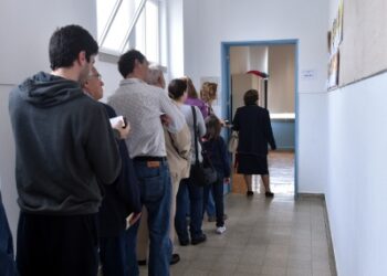 Voting Begins in Portugal Presidential Election with Record 11 Candidates in the Fray