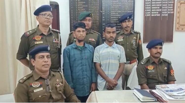 Two Bangladeshi citizens caught at Indo-Bangla border in Tripura