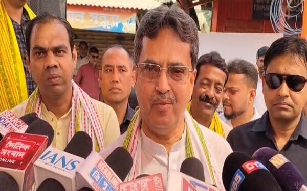 Manik Saha sees trade boost under new BD govt