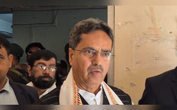 CM Saha clarifies no Roman script ban