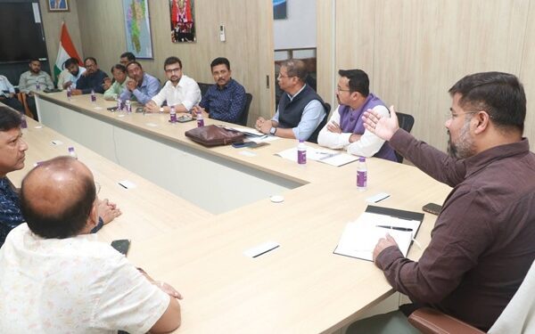 Queues grow at Agartala pumps; stock adequate