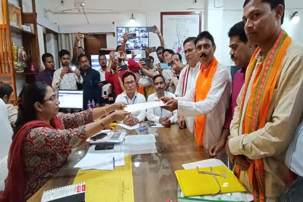 Jahar Chakraborty files nomination; BJP shows strength