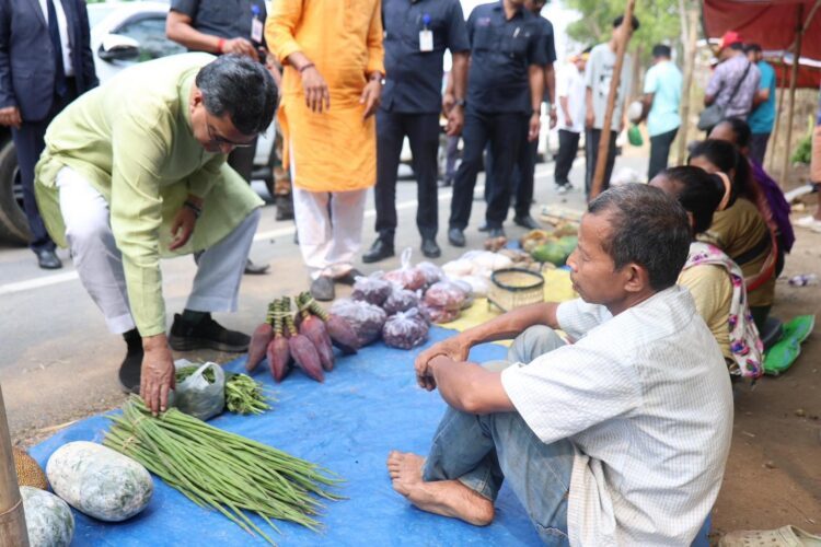 CM Saha connects with vendors, ups BJP ADC campaign
