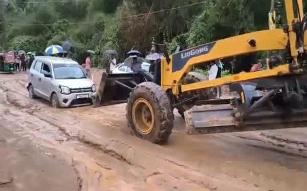 Traffic hit as rain cripples Agartala–Khowai route