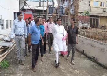 Madhyapara pond revamp: AMC to act on encroachments