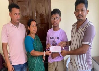 MLA Extends Financial Support to Ailing Teen Student