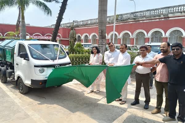 West Tripura Introduces Electric Vehicles for Cleaner Waste Management System