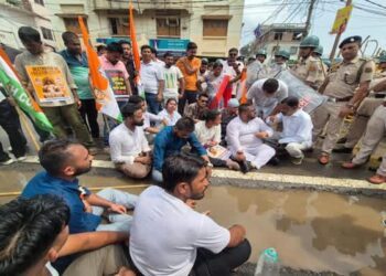 Police crack down on Youth Congress protest over NEET row; several injured
