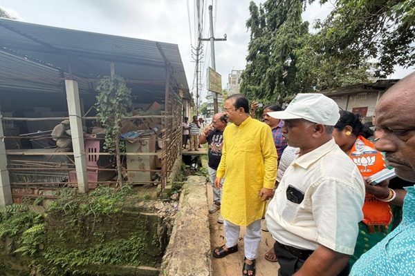 MP Visits Vidyasagar, Vows Action on Drainage Issue