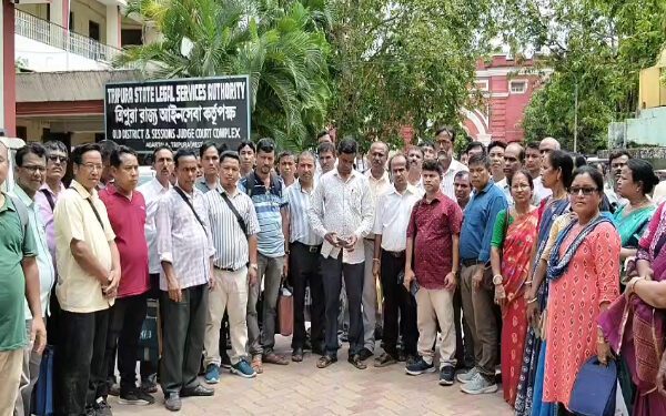SSA teachers press govt to drop Supreme Court plea