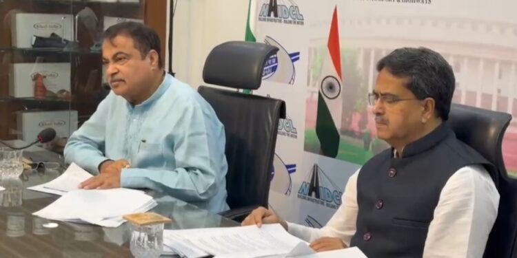 Tripura CM discusses NH projects with Gadkari