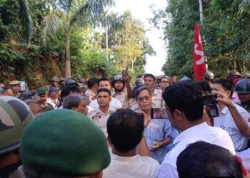 Police halt CPIM march citing law and order concerns