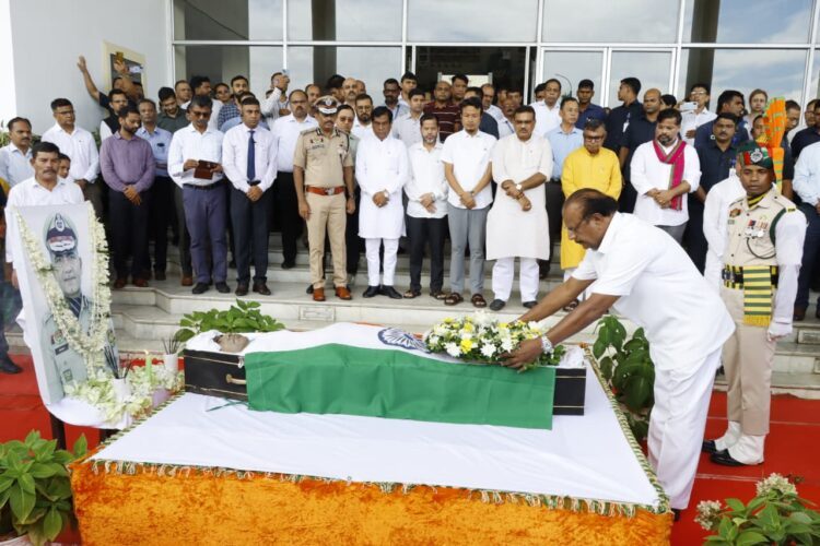 Governor Leads Tribute to Late Police Chief