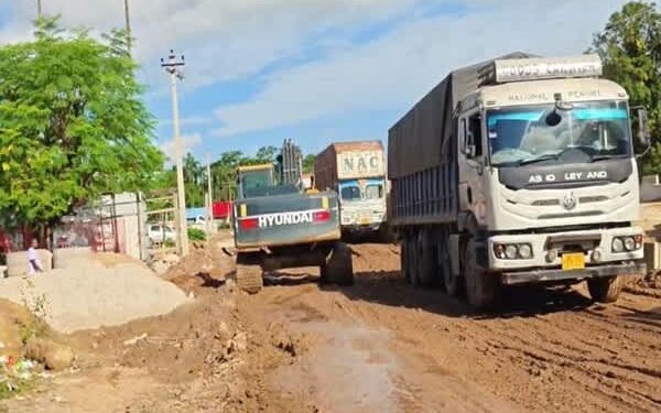 NH-08 gridlock: Lorry stuck for 8 hours in Tripura