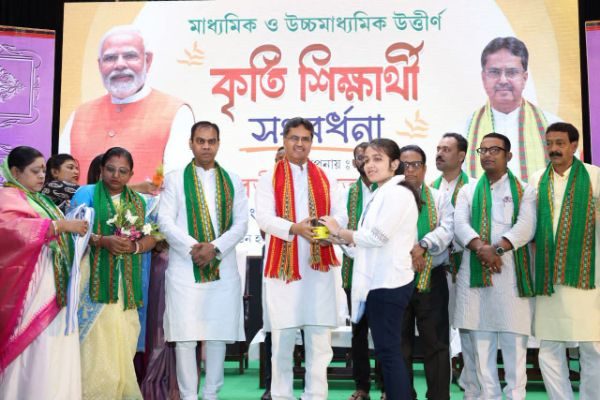 Manik Saha stresses values alongside academic success