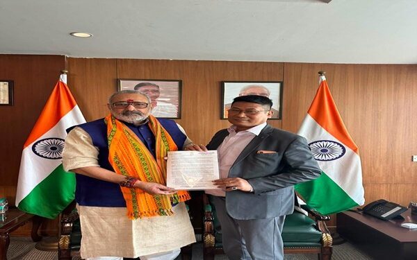 Minister Seeks Centre’s Nod for Textile Projects