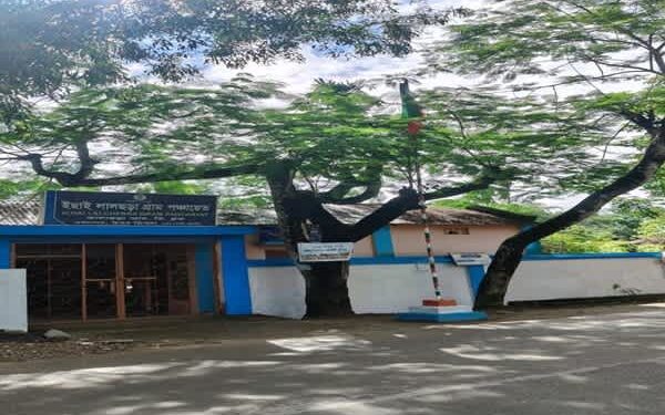 Upside-down Tricolour at North Tripura Panchayat sparks row
