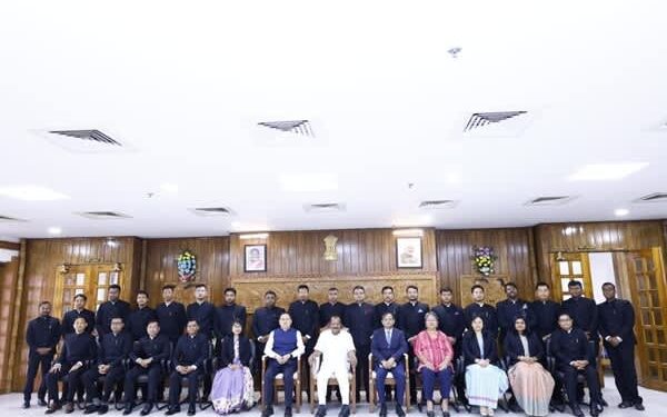 Governor Stresses Integrity, Empathy in Public Service