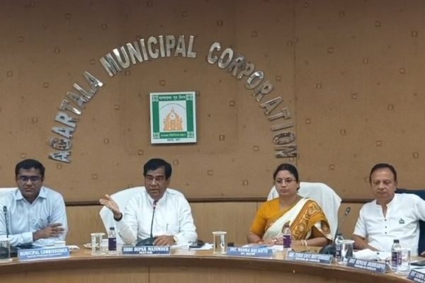 AMC Plans Better Civic Services for Durga Puja