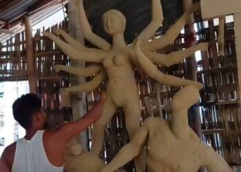 Clay, Craft and Rising Costs: Kalyanpur Idol Makers Face a Tough Puja Season