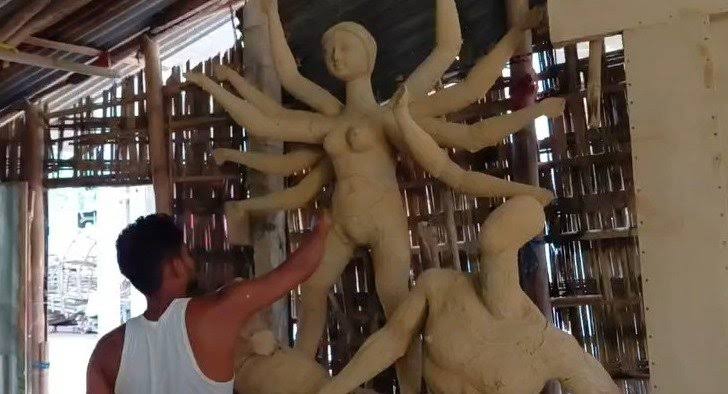 Clay, Craft and Rising Costs: Kalyanpur Idol Makers Face a Tough Puja Season