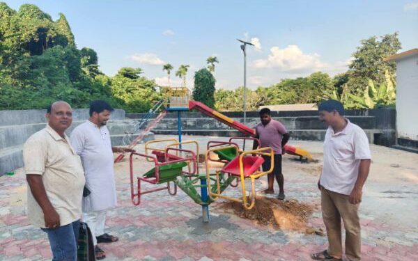 MLA Reviews Progress of Shyama Prasad Mukherjee Children’s Park in Kalyanpur
