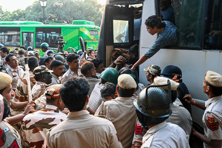 Over 3,000 detained in Delhi ahead of anti-CEC protest; Mamata, Kejriwal held